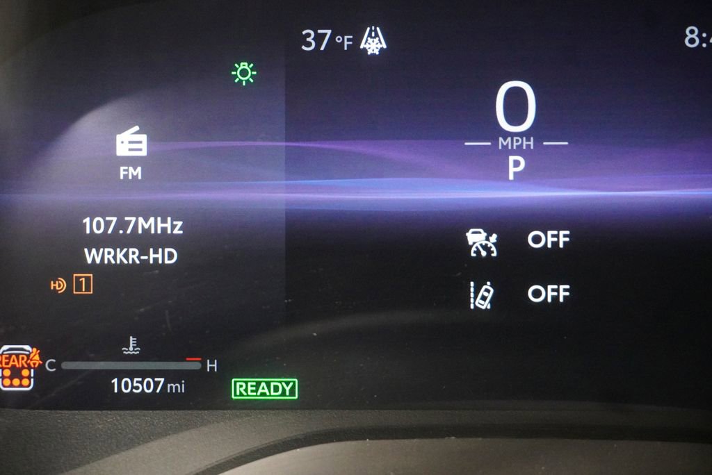 Used 2025 Toyota Sienna XSE image 28