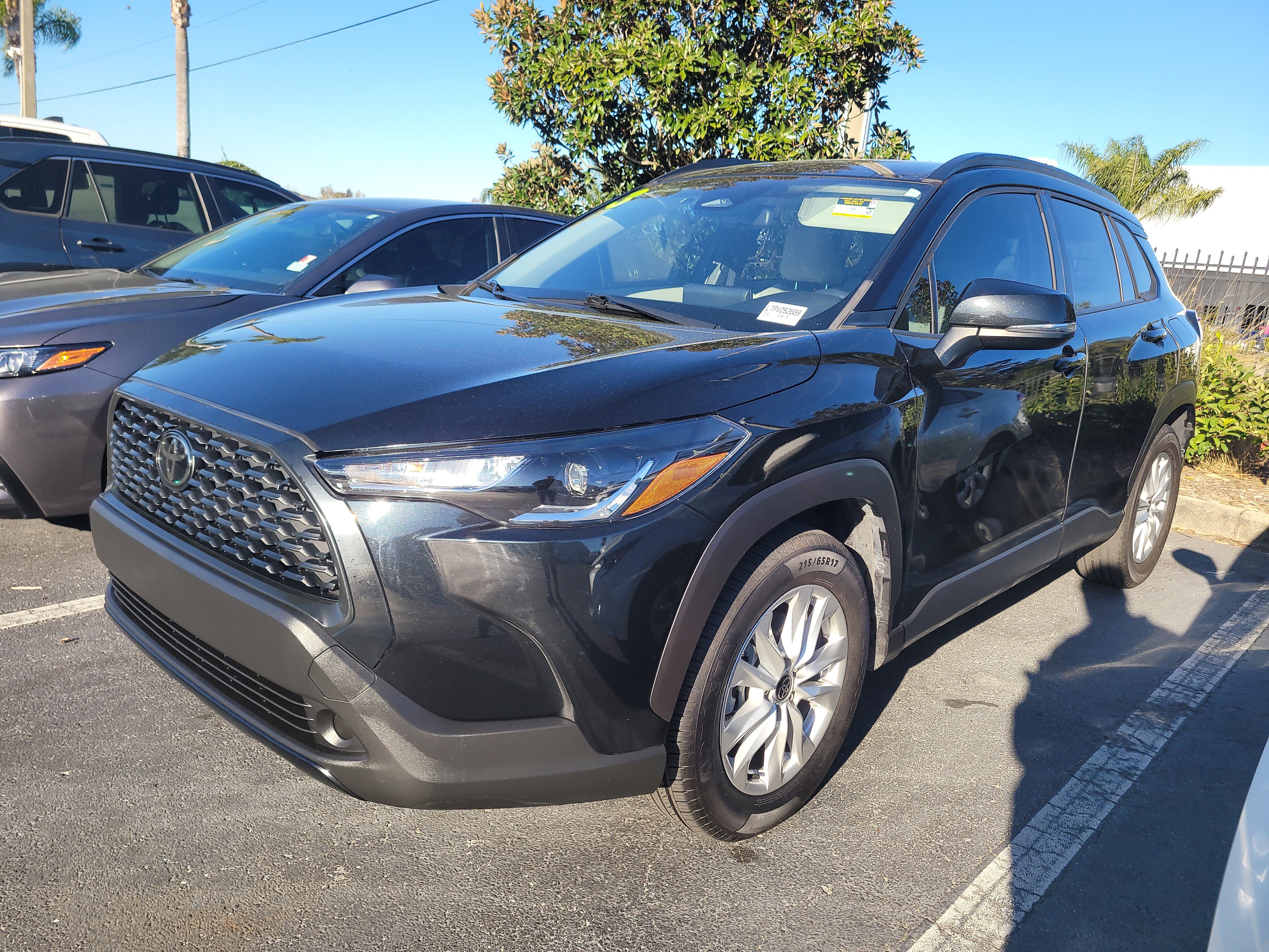 Used 2023 Toyota Corolla Cross LE image 3