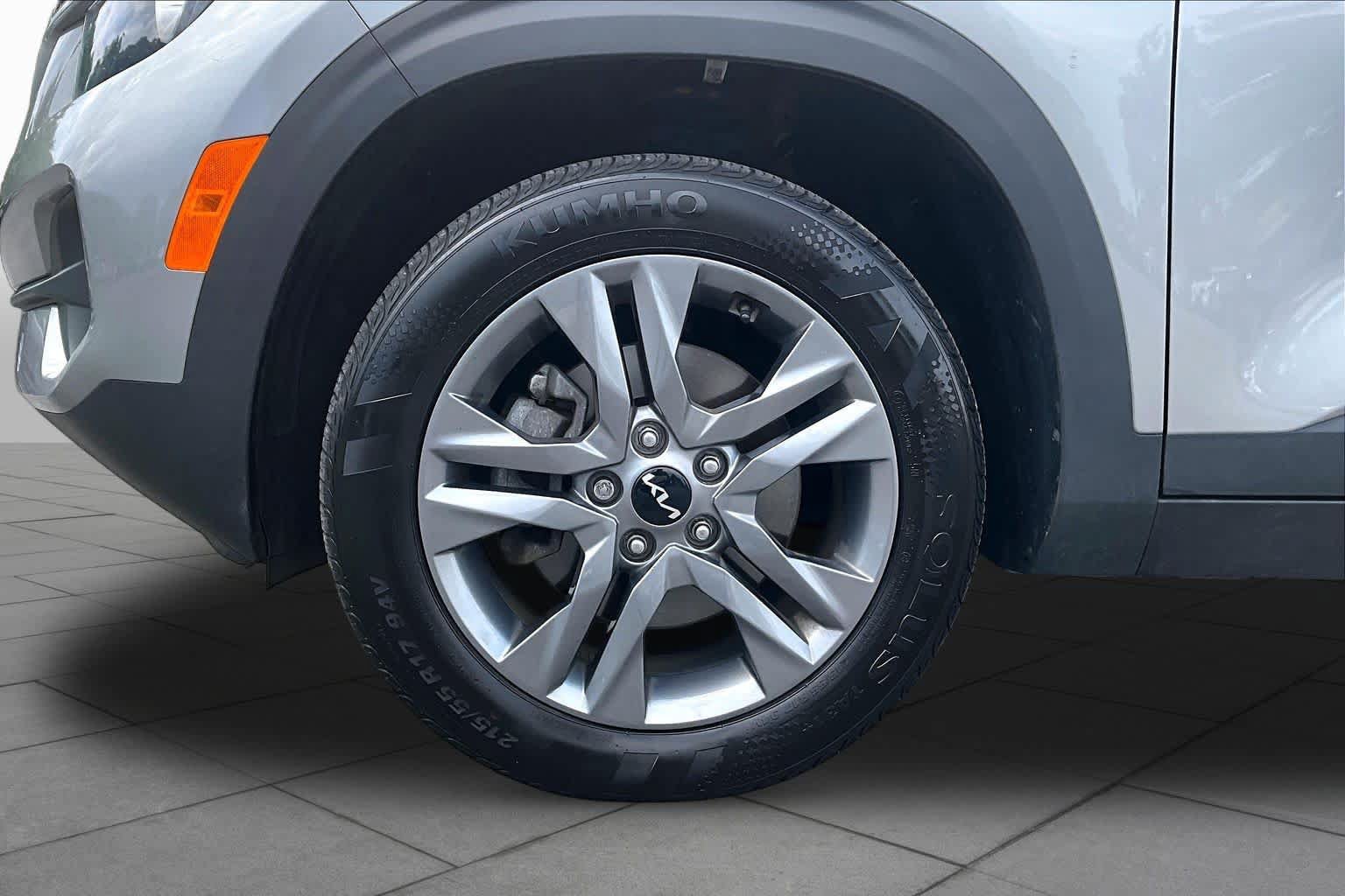 Used 2023 Kia Seltos LX AWD/4WD image 11
