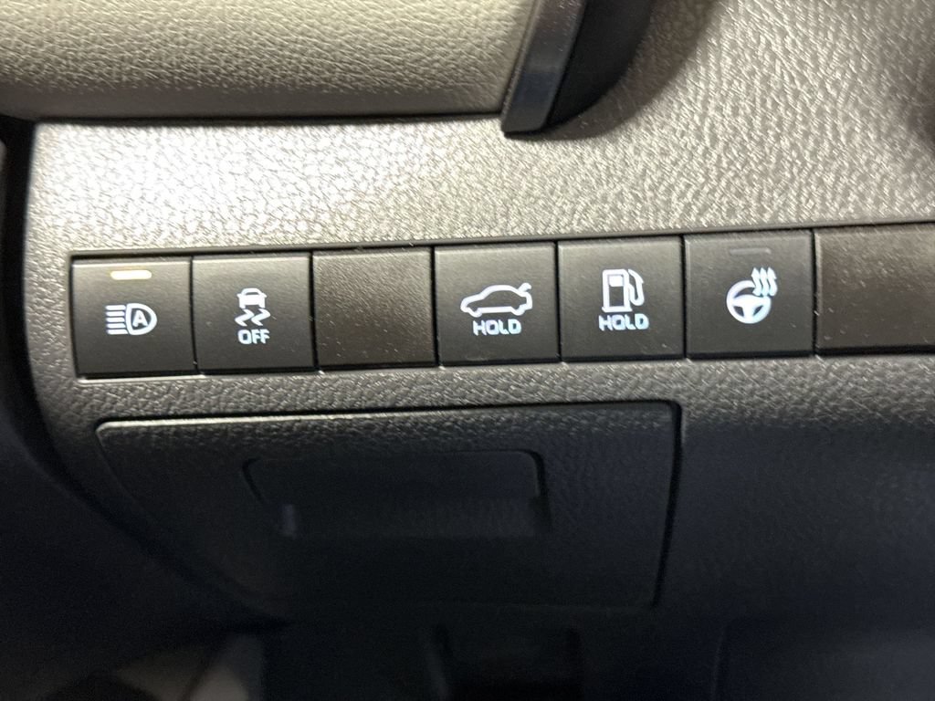 Used 2021 Toyota Camry XLE AWD/4WD image 18