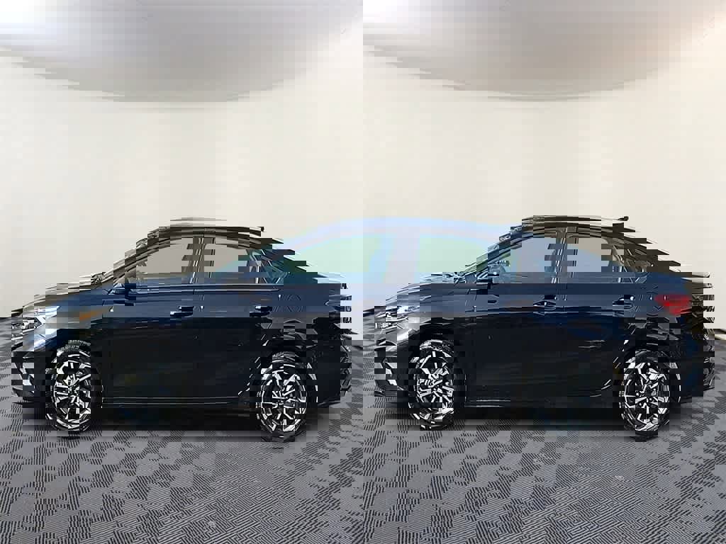 Used 2024 Kia Forte LXS image 6