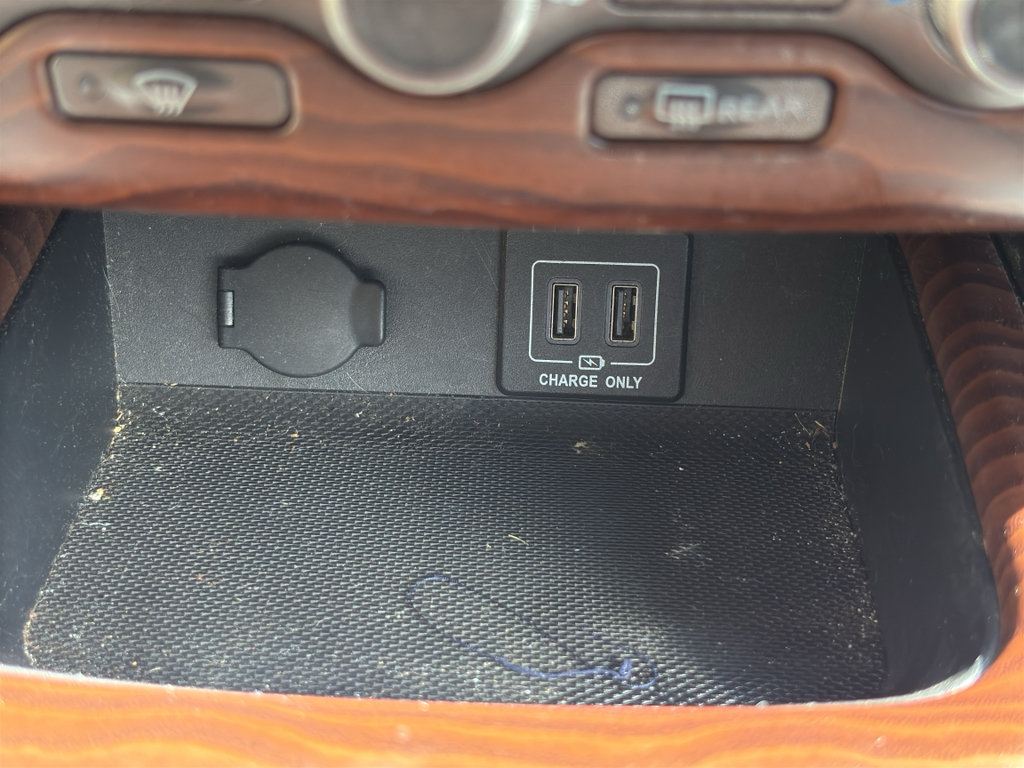 Used 2018 Nissan Pathfinder Platinum AWD/4WD image 28