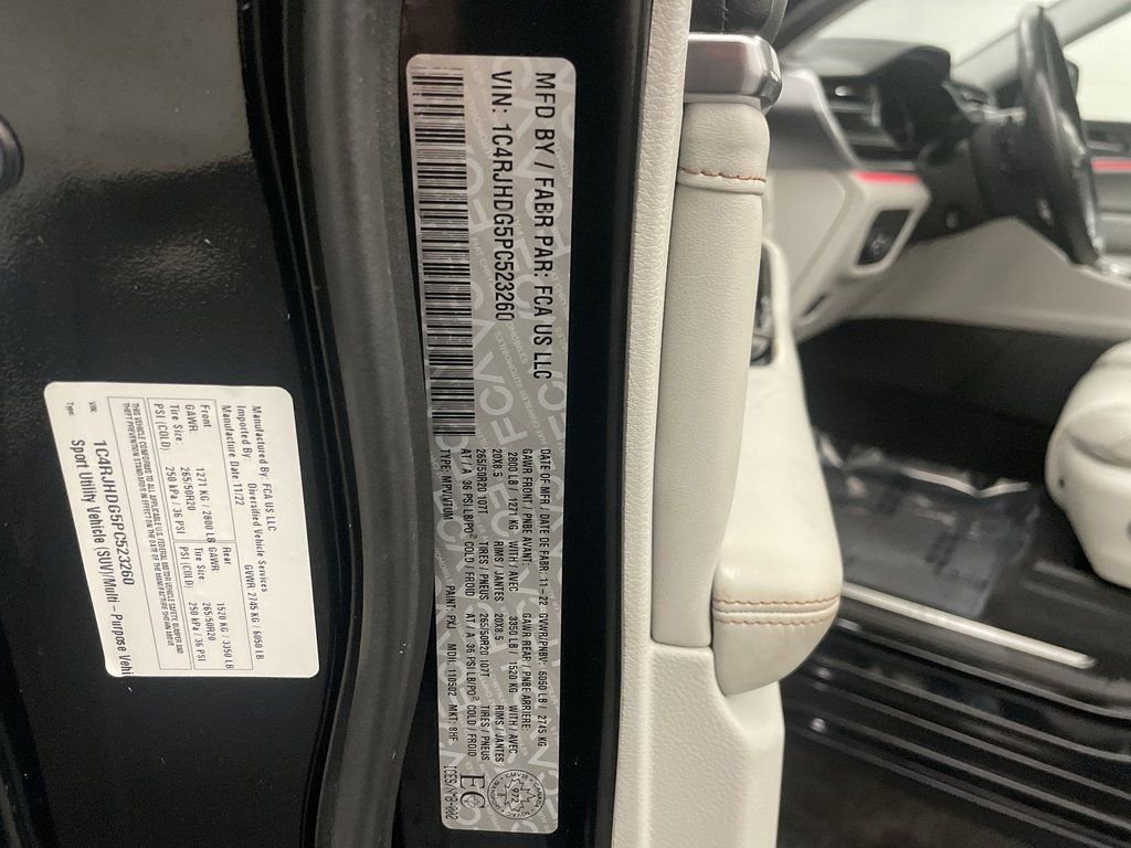 Used 2023 Jeep Grand Cherokee Overland w/ Advanced Protech Group III image 29