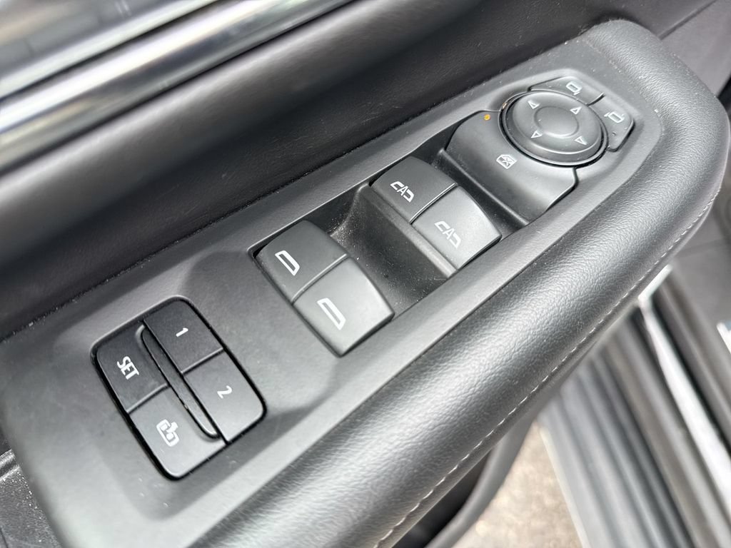Used 2023 Chevrolet Suburban LT RWD image 13