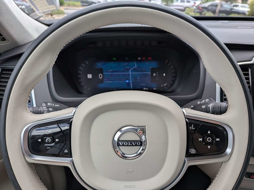 Certified 2024 Volvo XC90 B6 Ultimate w/ Lounge Package AWD/4WD image 39