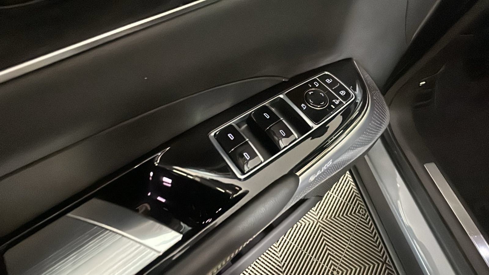Used 2023 Cadillac Lyriq AWD image 12