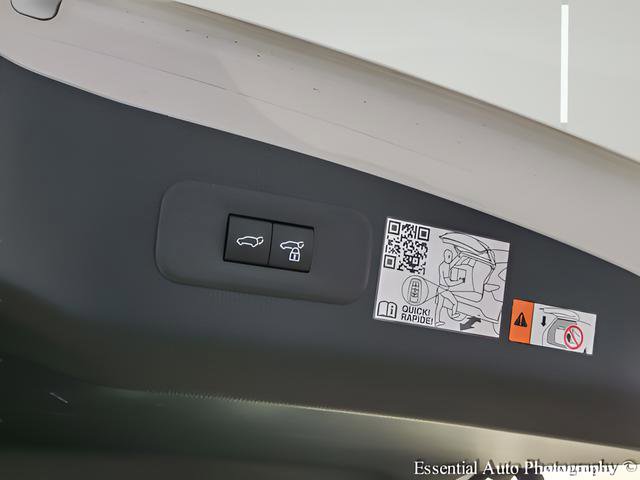 Certified 2025 Toyota Crown Signia AWD/4WD image 23