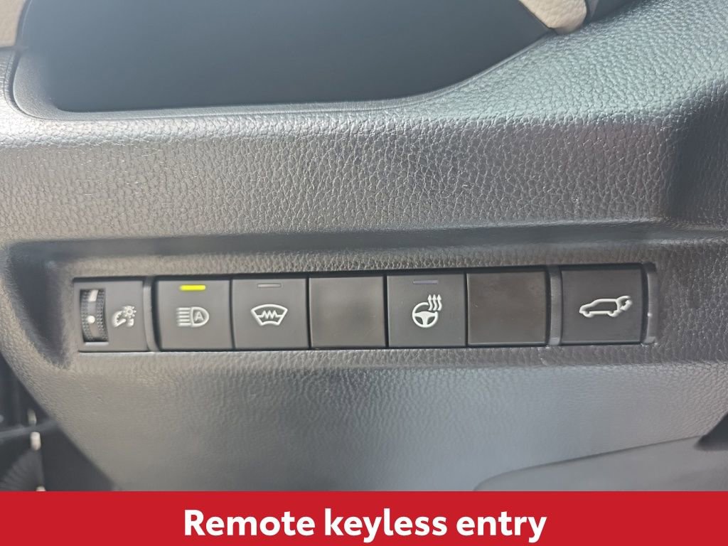 Used 2023 Toyota RAV4 XLE Premium image 22