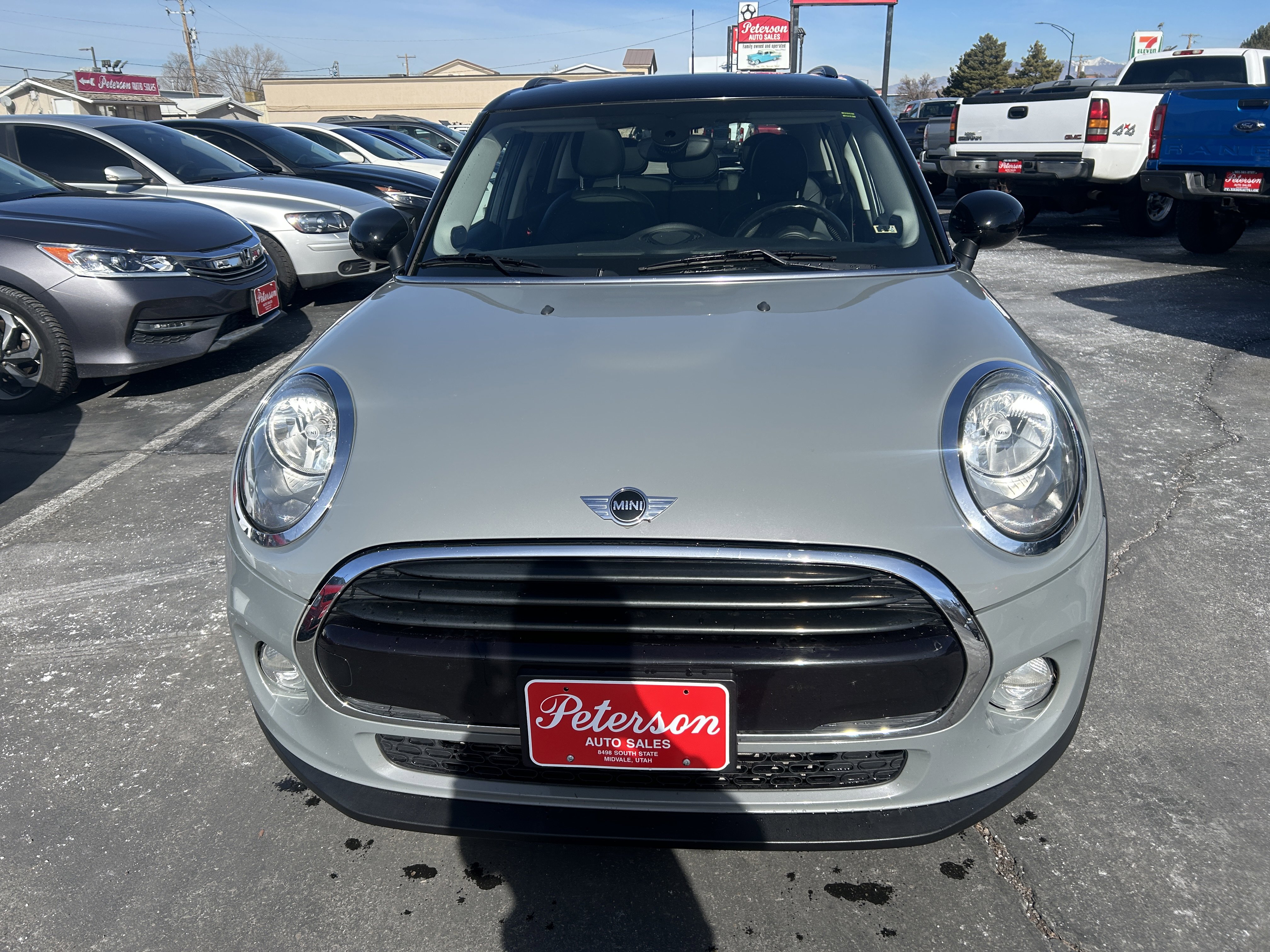 Used 2016 MINI Cooper 4-Door Hardtop image 3
