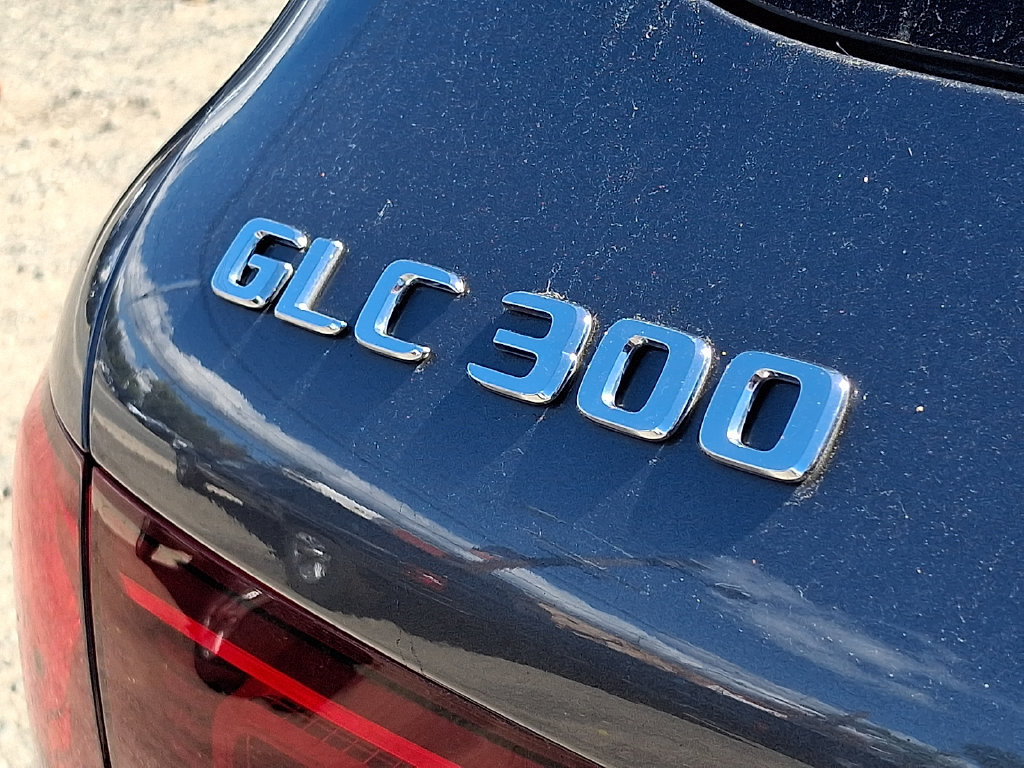 Used 2020 Mercedes-Benz GLC 300 4MATIC image 29