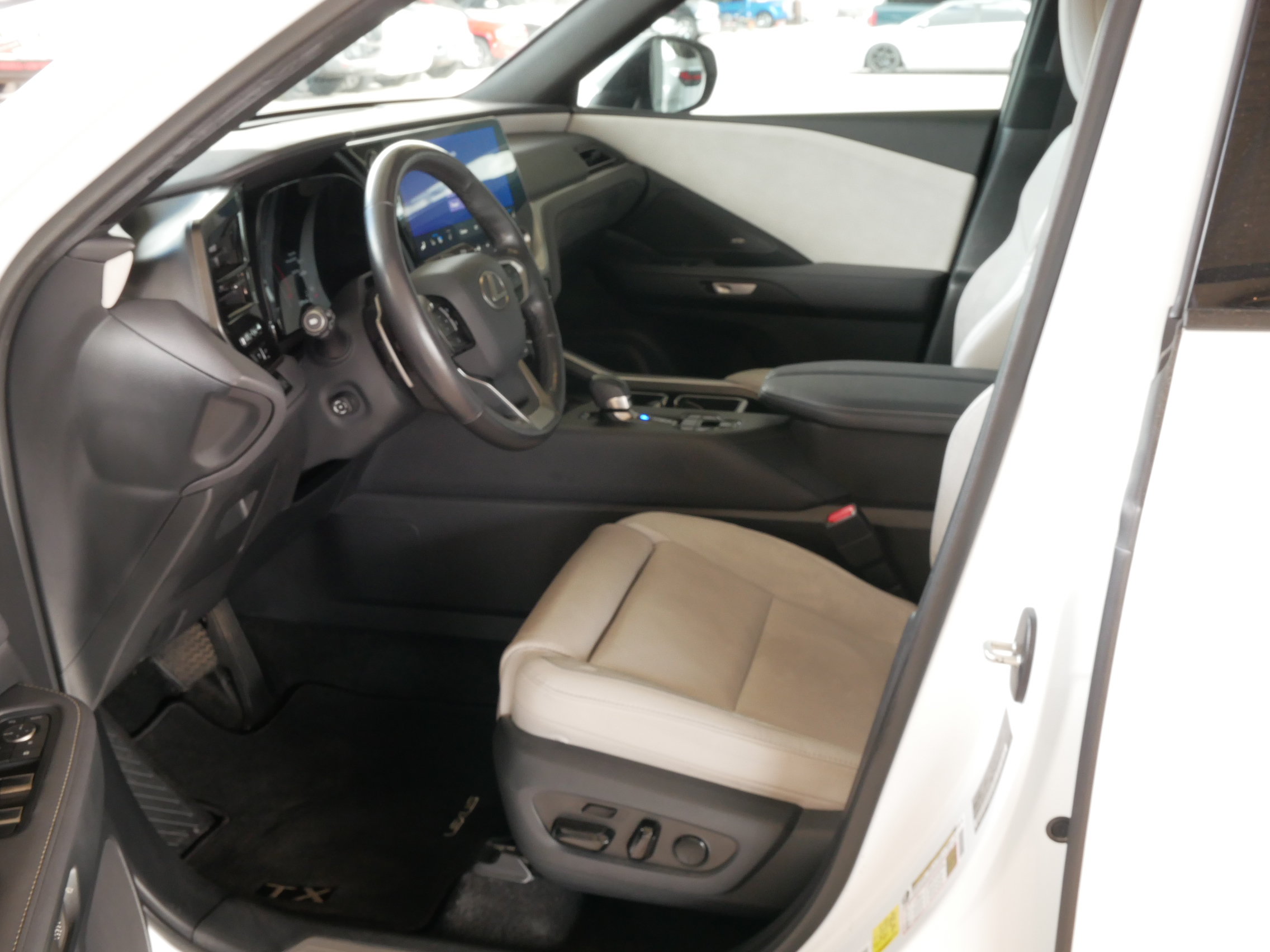 Used 2024 Lexus TX 350 AWD w/ Technology Package image 4