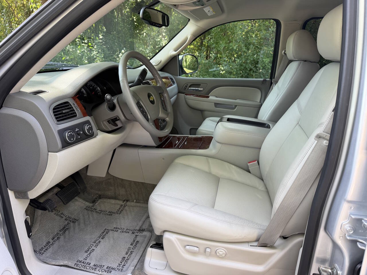 Used 2012 Chevrolet Suburban LTZ AWD/4WD image 9