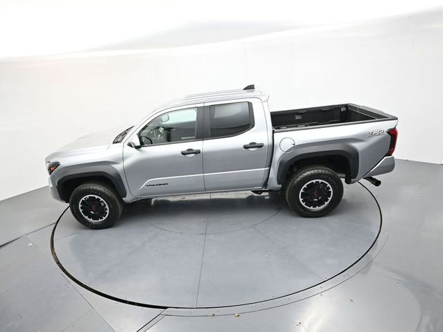 Used 2024 Toyota Tacoma TRD Off-Road AWD/4WD image 25