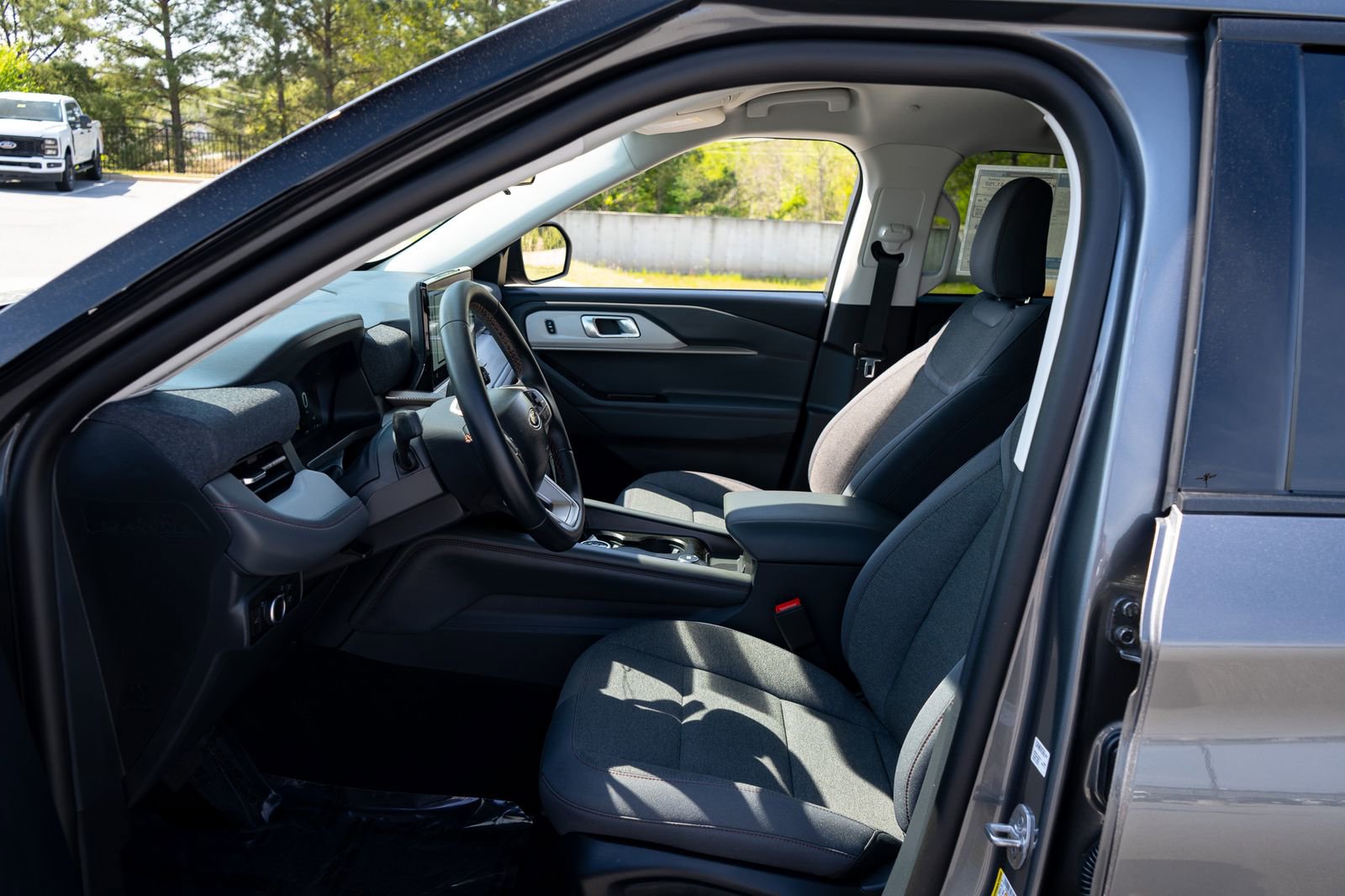 New 2026 Ford Explorer Active RWD image 14