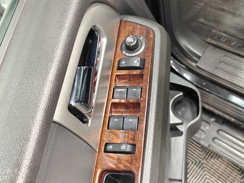 Used 2010 Ford Expedition Limited image 46