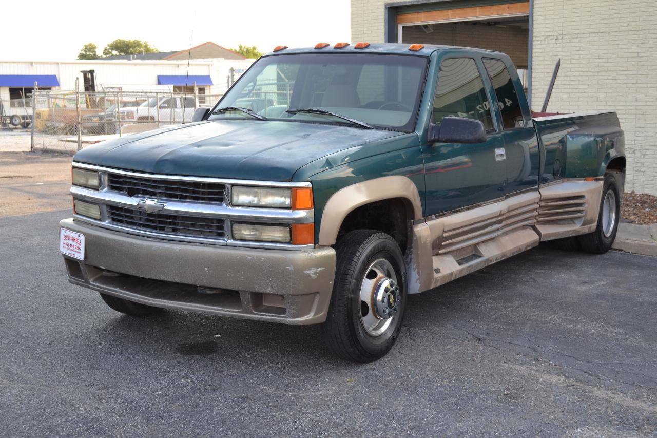 Used 1996 Chevrolet Silverado 3500 4x4 Extended Cab image 3