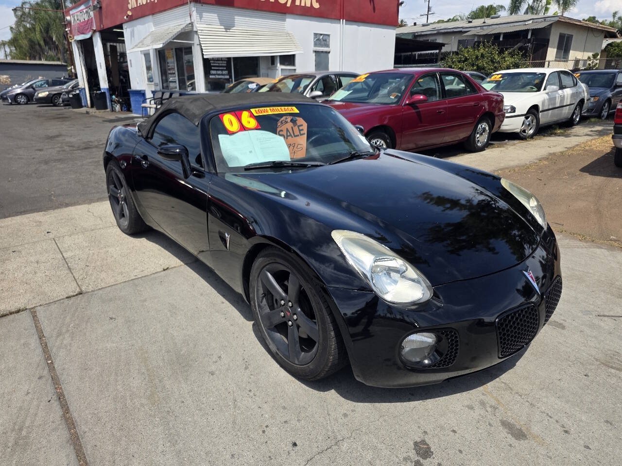 Used 2006 Pontiac Solstice Convertible w/ Premium Package RWD image 7
