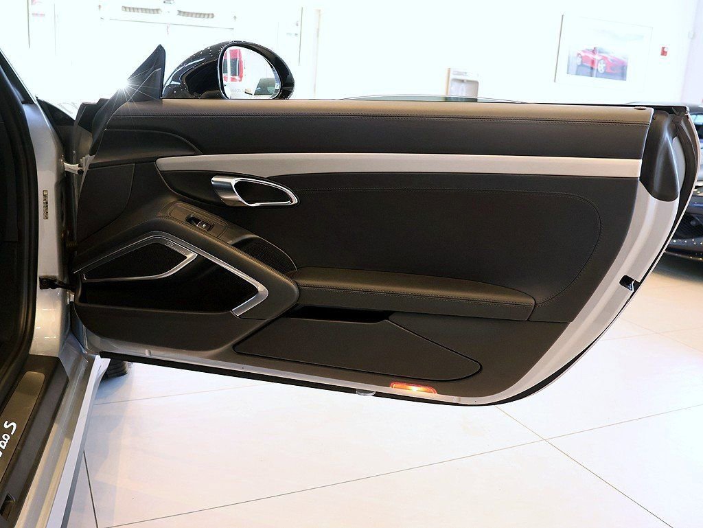 Used 2014 Porsche 911 Turbo S image 62