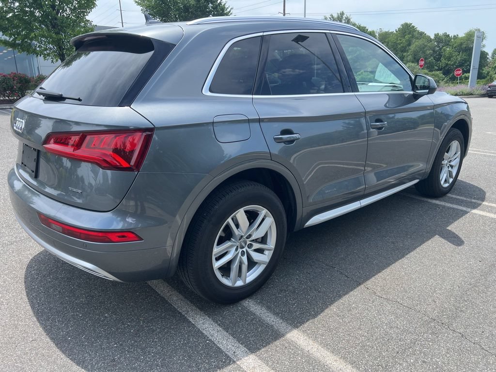 Used 2020 Audi Q5 2.0T Premium w/ Convenience Package AWD/4WD image 4