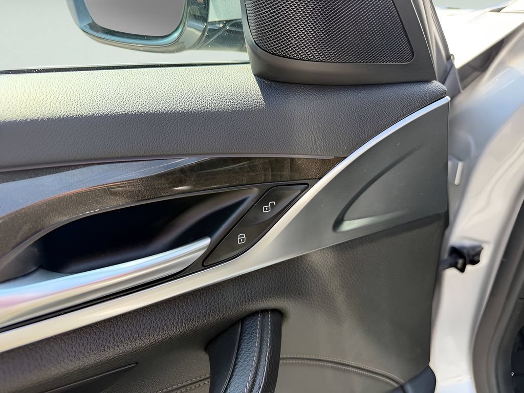 Used 2019 BMW 530e xDrive w/ Convenience Package AWD/4WD image 16