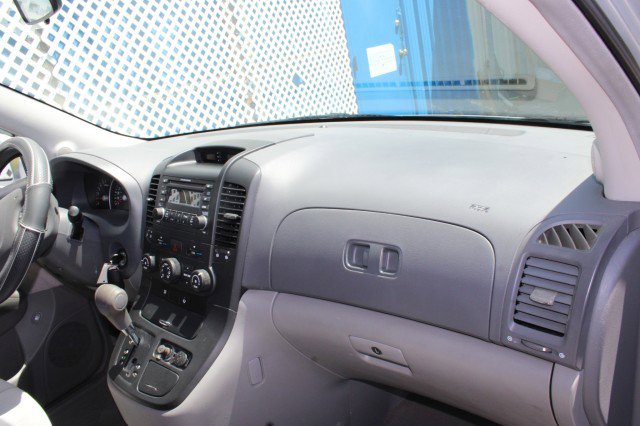 Used 2007 Kia Sedona LX image 14