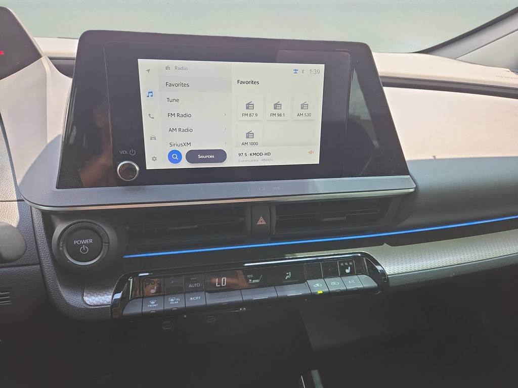 Used 2024 Toyota Prius XLE FWD image 18