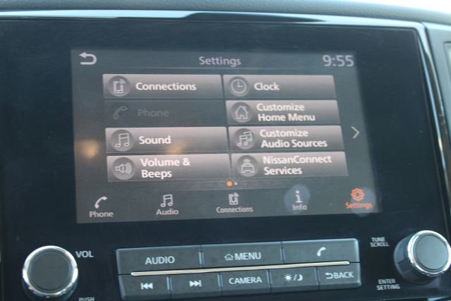 Used 2023 Nissan Titan SV w/ SV Convenience Package image 31