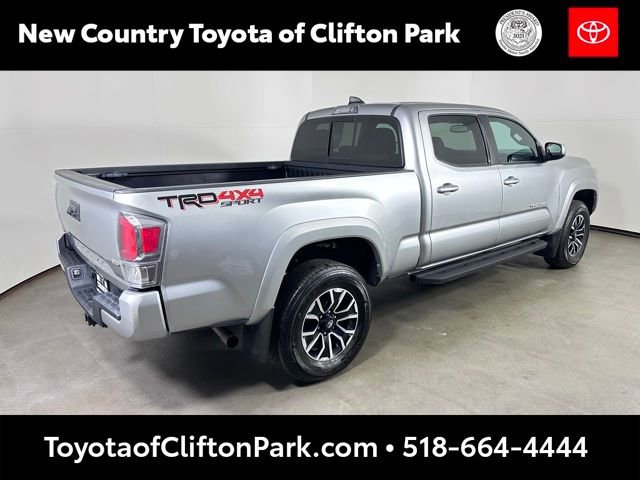 Used 2022 Toyota Tacoma TRD Sport AWD/4WD image 3