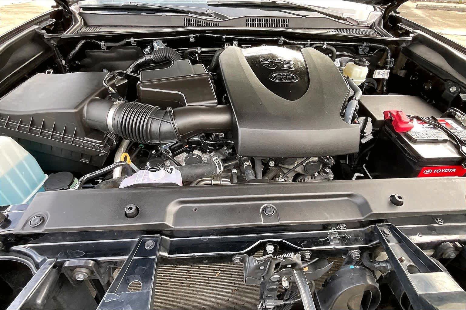 Used 2022 Toyota Tacoma TRD Sport w/ Technology Package AWD/4WD image 32