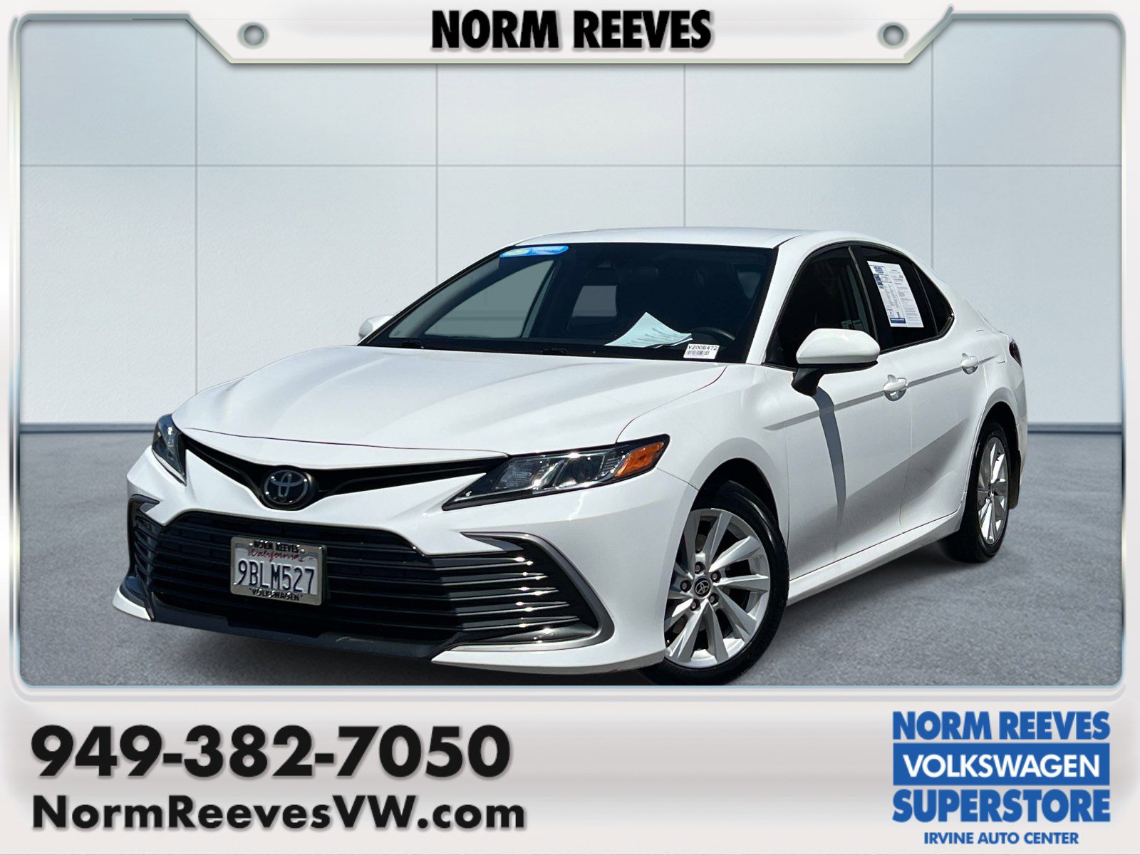 Used 2022 Toyota Camry LE FWD image 1