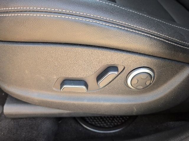 Used 2023 Genesis GV70 2.5T AWD/4WD image 14