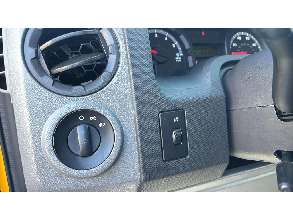 Used 2014 Ford E-250 and Econoline 250 image 19