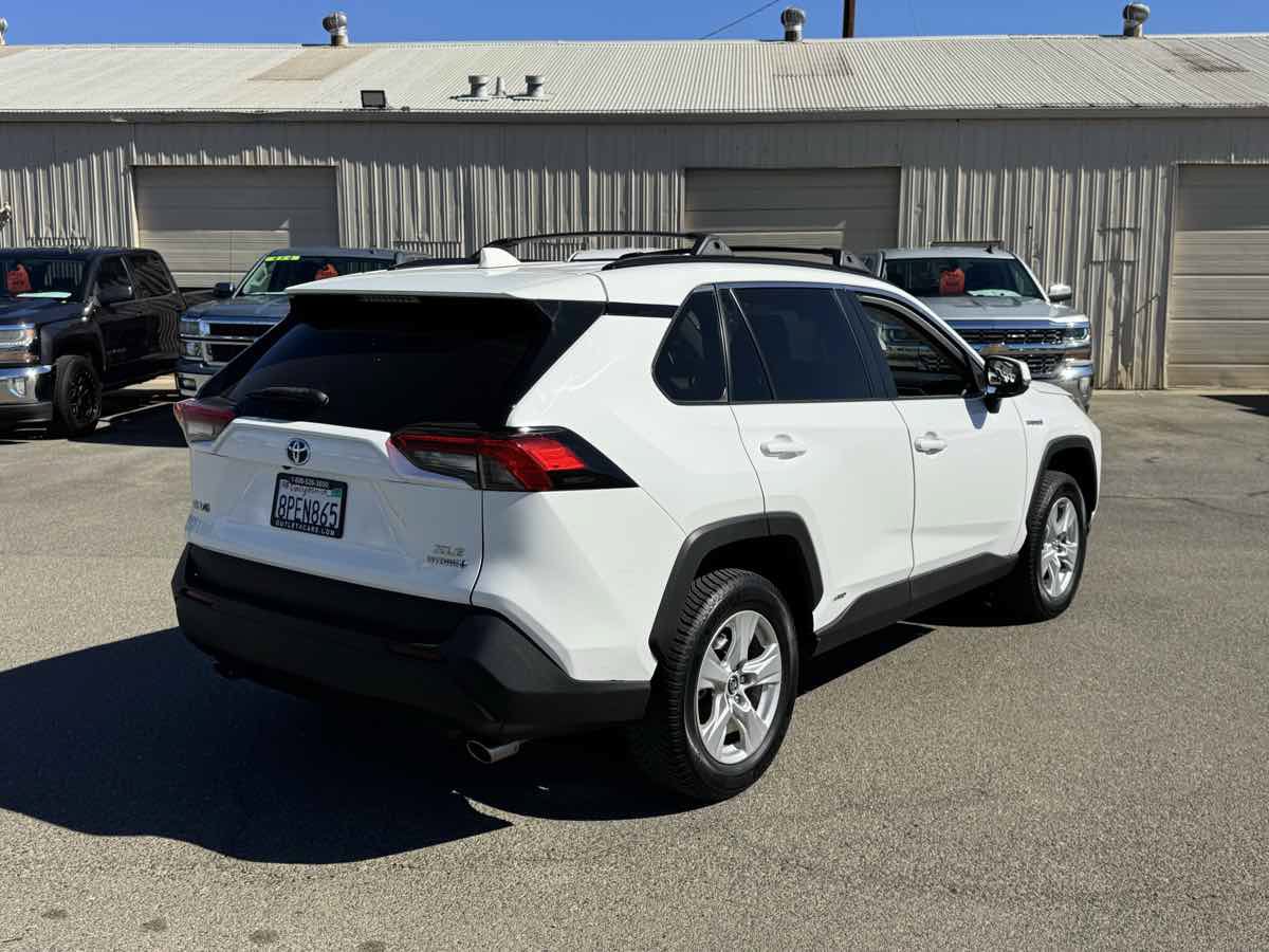 Used 2020 Toyota RAV4 XLE w/ Convenience Package AWD/4WD image 10