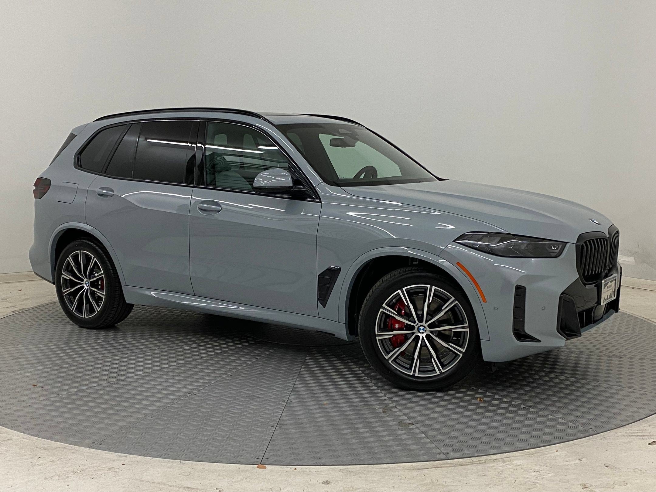 Used 2026 BMW X5 xDrive40i w/ M Sport Package AWD/4WD image 6
