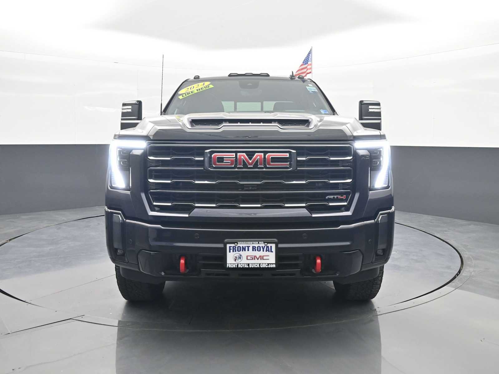 Used 2024 GMC Sierra 2500 AT4 w/ AT4 Premium Plus Package AWD/4WD image 3