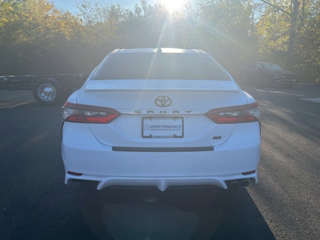 Used 2023 Toyota Camry SE image 3