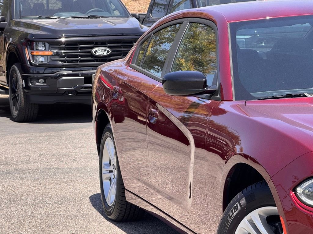 Used 2023 Dodge Charger SXT RWD image 5