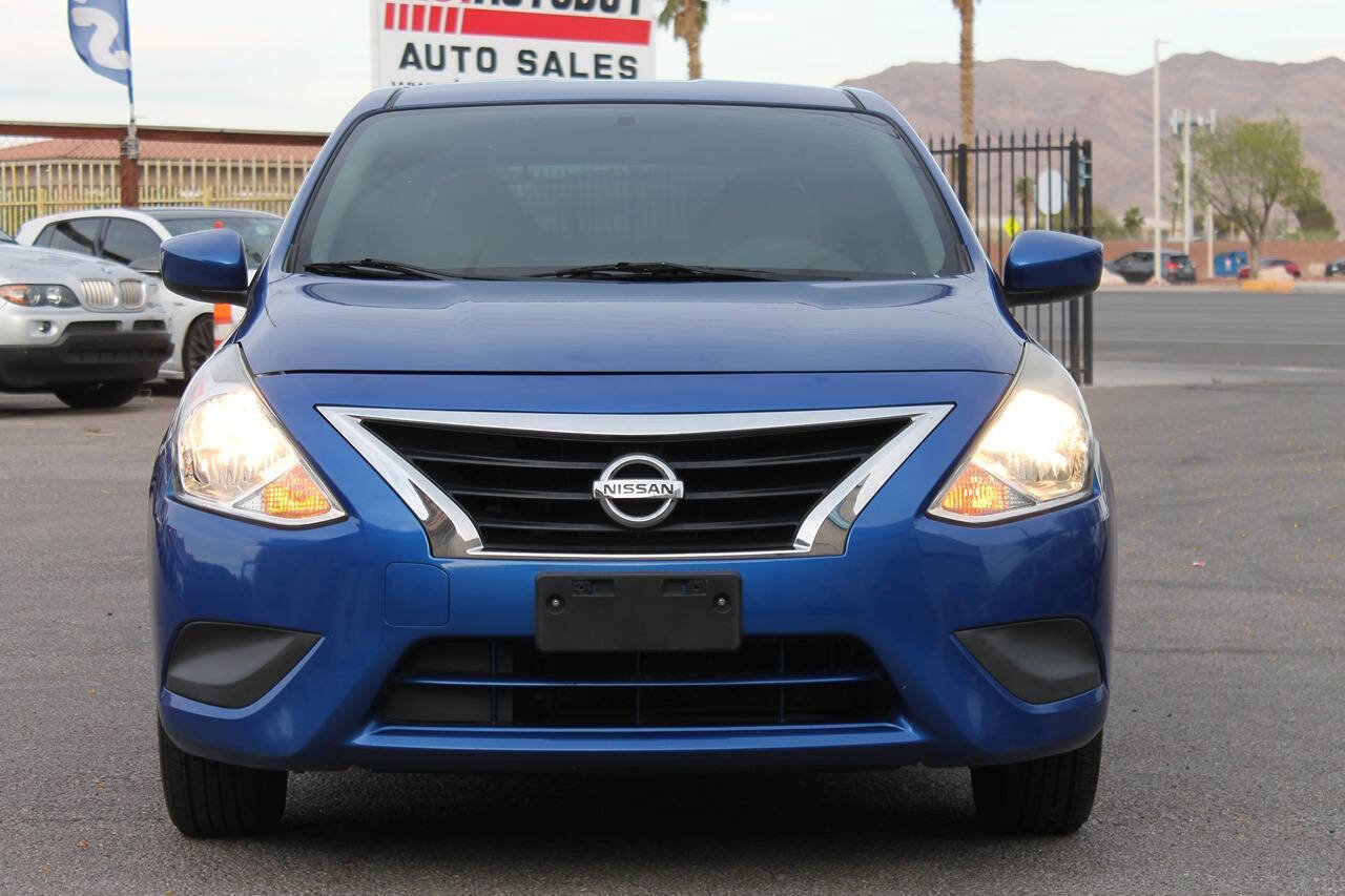 Used 2015 Nissan Versa SV FWD image 3