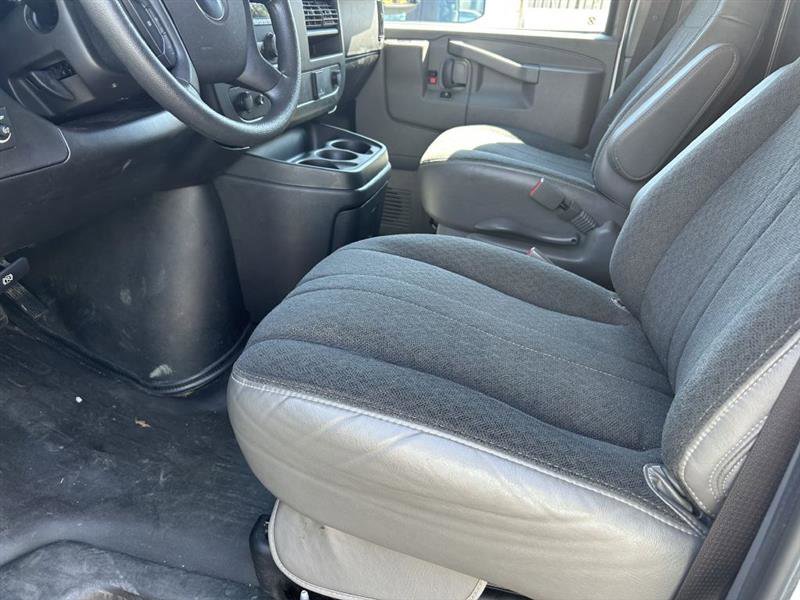 Used 2023 GMC Savana 2500 w/ Driver Convenience Package image 10