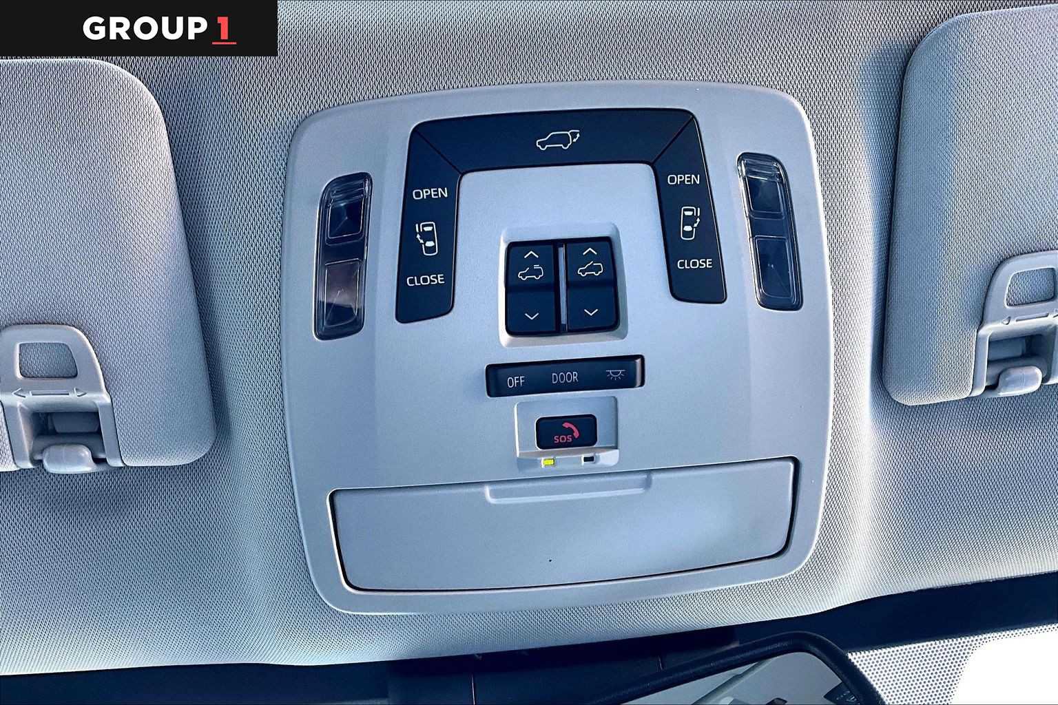 Used 2025 Toyota Sienna XLE AWD/4WD image 34