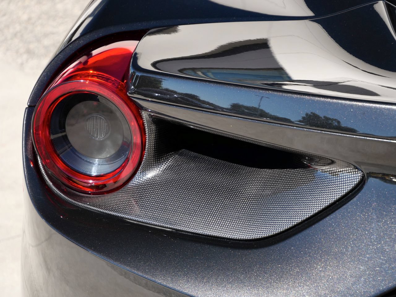 Used 2018 Ferrari 488 Spider RWD image 7