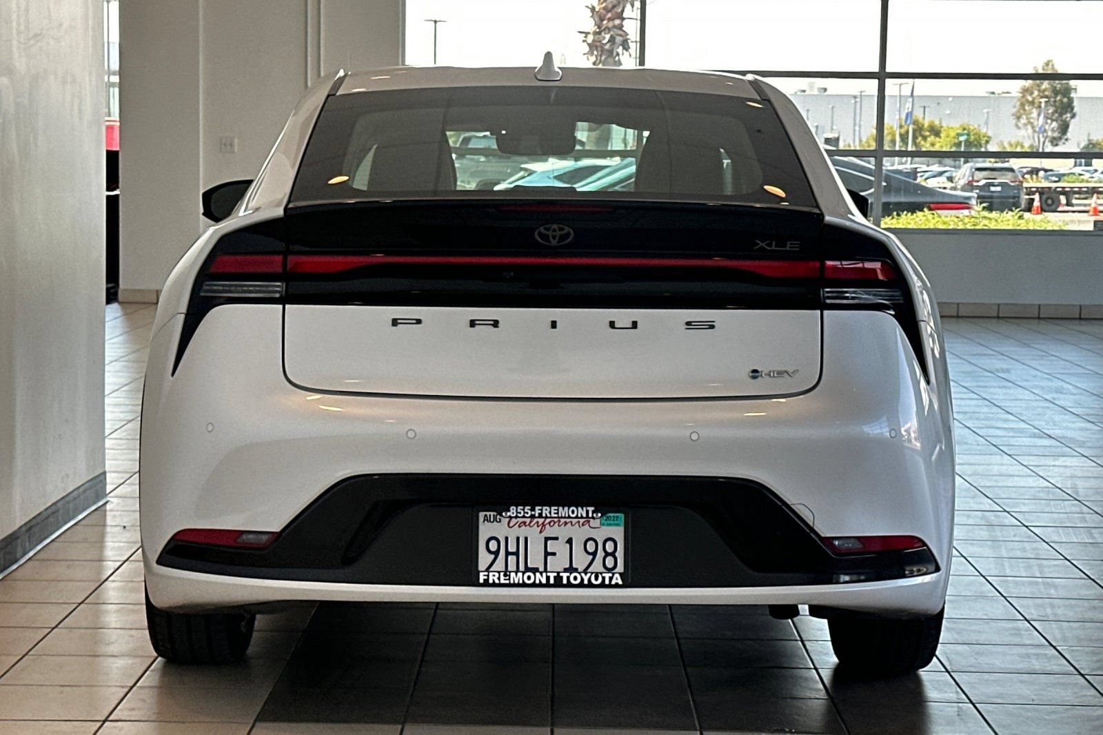 Certified 2023 Toyota Prius XLE FWD image 5