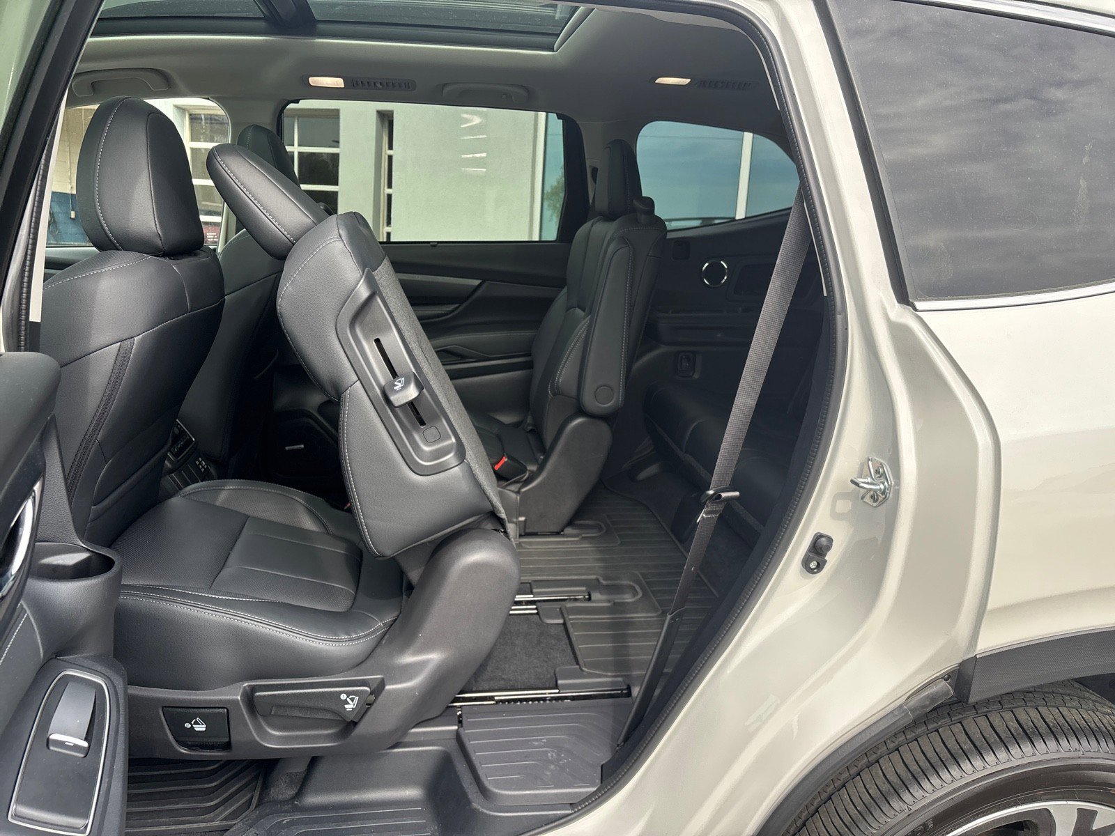 Certified 2025 Subaru Ascent Limited w/ Popular Package #1 image 39