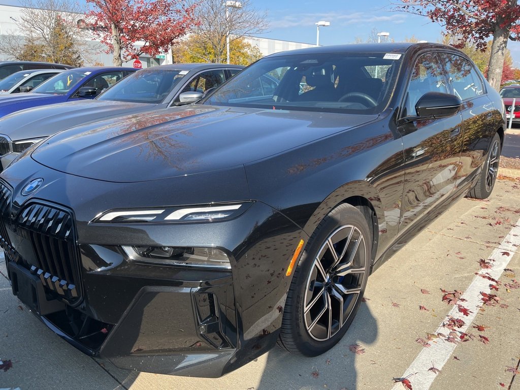 Certified 2025 BMW 740i xDrive w/ Premium Package image 27