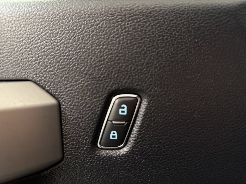 Used 2021 Ford F250 Lariat image 10