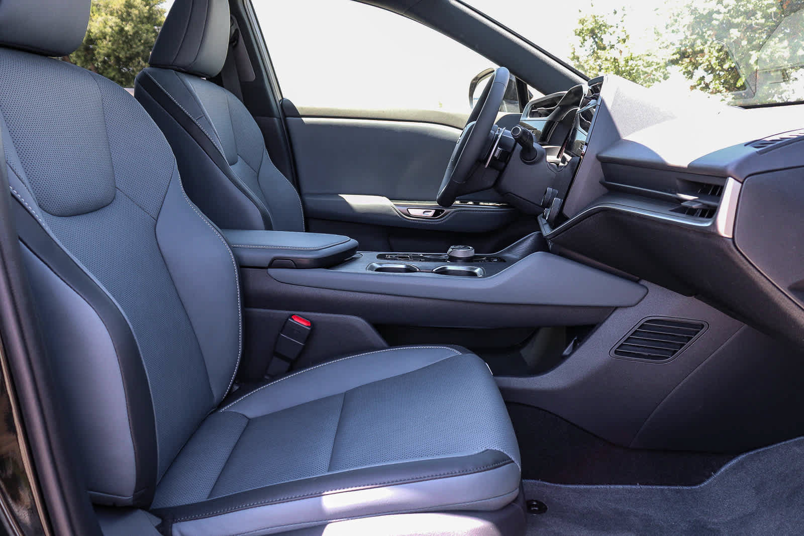 New 2026 Lexus RZ 450e AWD image 17