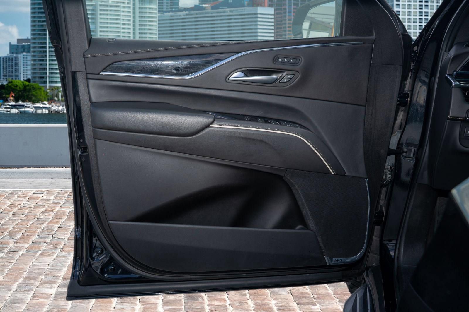 Used 2023 Cadillac Escalade Sport AWD/4WD image 5