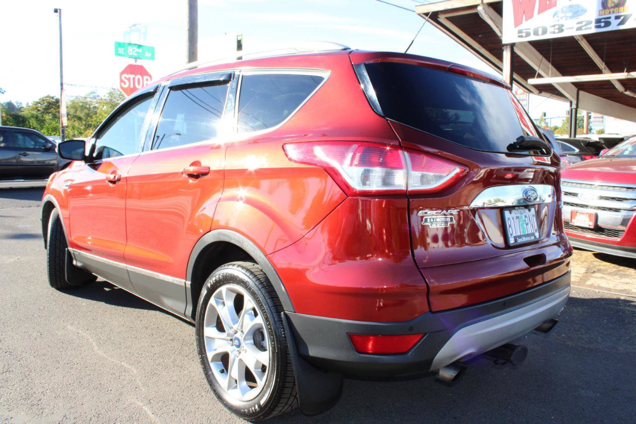 Used 2015 Ford Escape Titanium w/ Equipment Group 301A AWD/4WD image 5