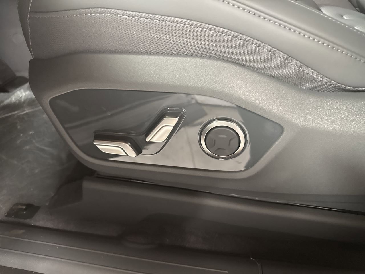 New 2026 Kia EV9 Wind image 14