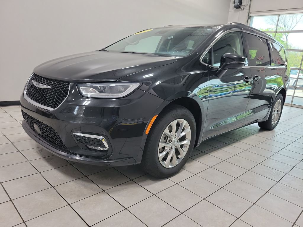 Used 2022 Chrysler Pacifica Touring-L AWD/4WD image 7